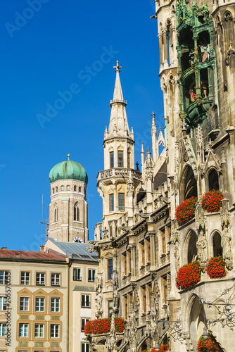 Neues Rathaus and  Frauenkirche in Munich, Bavaria, Germany © Rostislav Ageev