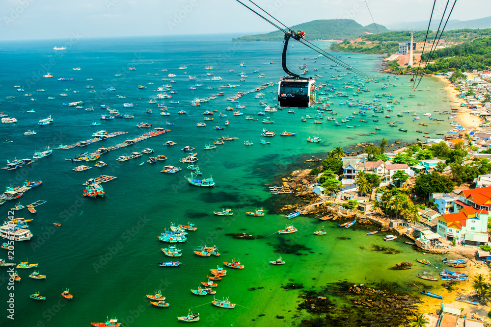 The Longest Cable Car situated on the Phu Quoc Island in South Vietnam. - obrazy, fototapety, plakaty 