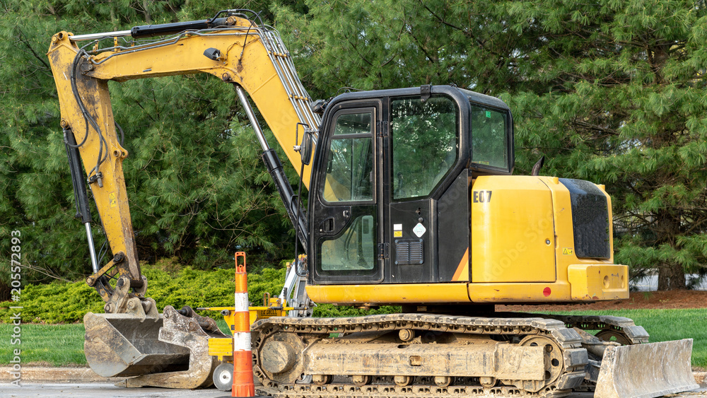 2018 Construction Excavator Yellow 2018 Construction Excavator Yellow