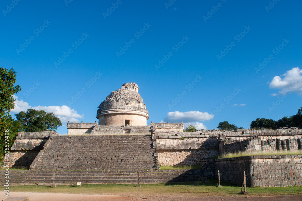 chichen itza ruinas observatorio chichen itza ruinas observatorio