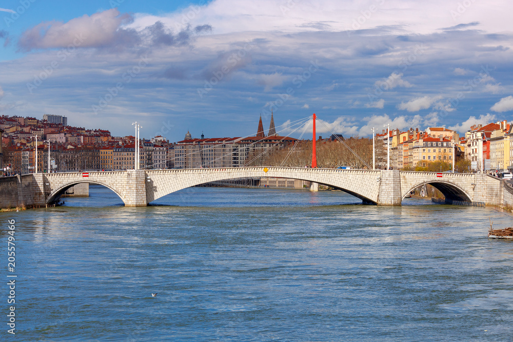 Obraz premium Lyon. The city embankment.