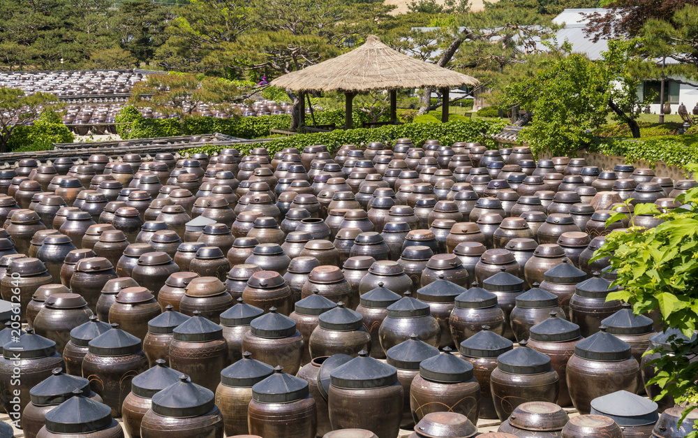한국의 전통 항아리 Stock-foto | Adobe Stock