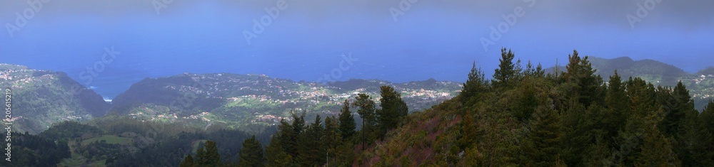 Photo panoramique du Pico do tanoeiro à Madère. Portugal