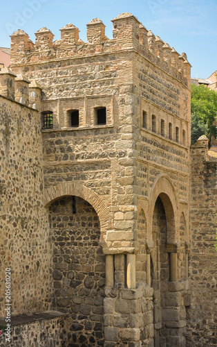 Toledo, Puerta de Alfonso VI o antigua Puerta de Bisagra, España