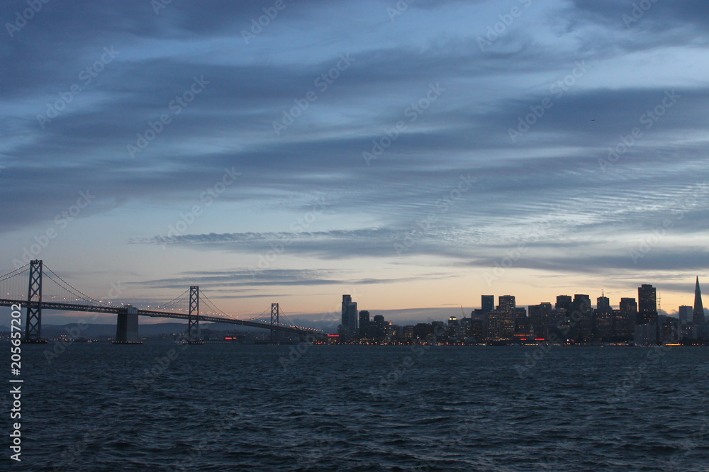 Obraz premium tramonto citta america skyline