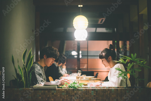 カフェでデート