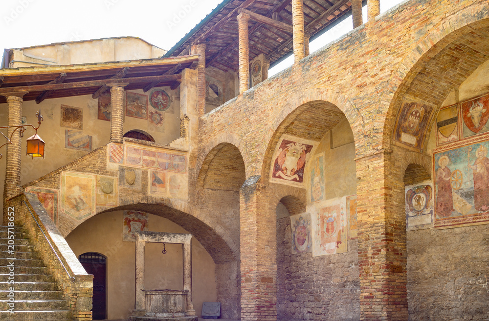 The medieval architectures of San Giminiano