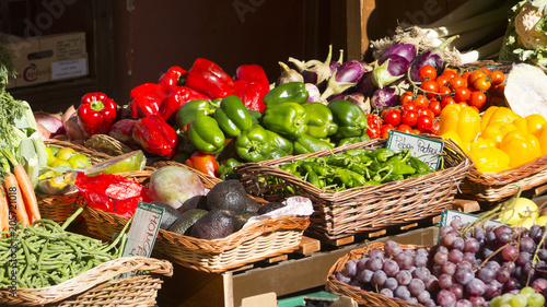 Fototapeta Naklejka Na Ścianę i Meble -  Mercado de frutas y verduras en ciudadela menorca
