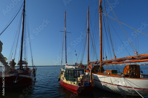 nostalgische Segelschiffe im Hafen Altefähr, Rügen