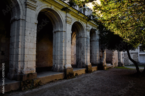 Montreuil-Bellay, French tourist destination, Priory of Nobis and ruins of the ancient church of Saint Peter and cloister © Marta P. (Milacroft)