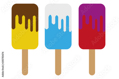 Helados de paleta de diferentes sabores.