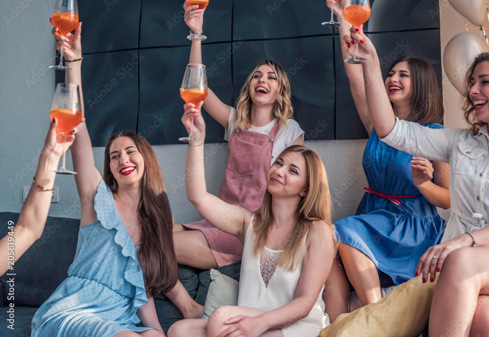 Foto Stock Girls Party. Beautiful Women Friends Having Fun At Bachelorette  Party. They are Celebrating And Drinking Champagne At Hen Party. Cheers |  Adobe Stock