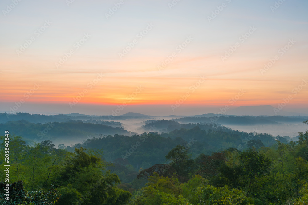 Obraz premium high angle view. cloud mountain sky. sunrise, sunset