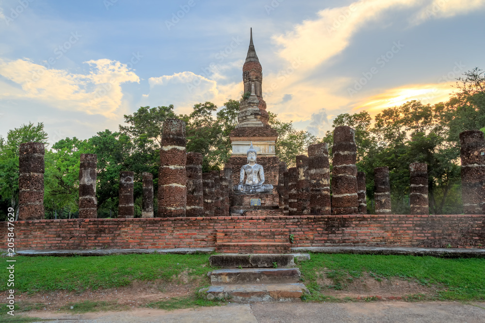 Fototapeta premium Sukhothai historical park in Thailand
