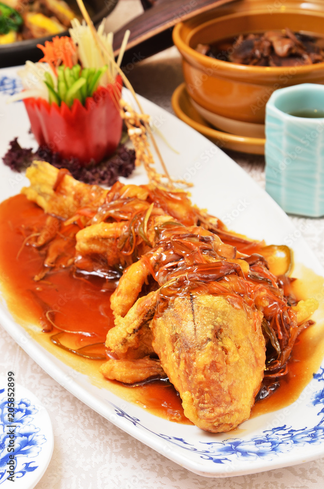 Deep-fried five sliced ingredients(lilies, sour shoots, black fungus, carrots, mushrooms) with sweet and sour fish Deep-fried five sliced ingredients(lilies, sour shoots, black fungus, carrots, mushrooms) with sweet and sour fish