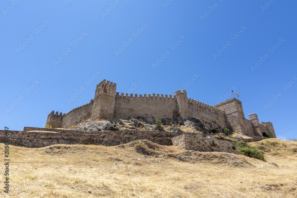 Vista del Castillo de Santa Olalla del Cala en la provincia de Huelva, España
