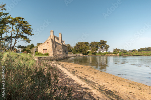 Moulin à marée de Pen Castel à Arzon face au golfe du Morbihan