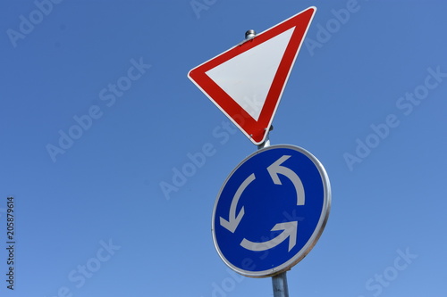 Roundabout traffic sign