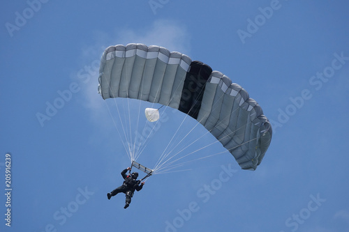 parachutiste des forces spéciales photo