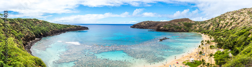 Fototapeta Naklejka Na Ścianę i Meble -  Perfect Beach for Snorkeling at the Hanauma Bay in Hawaii