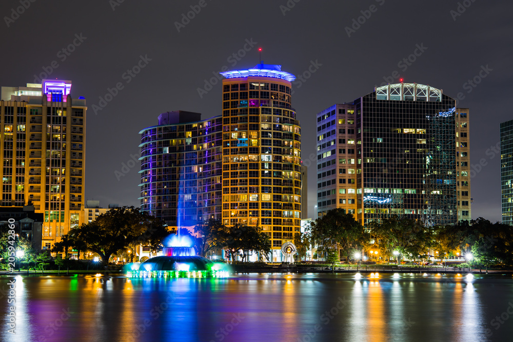 Lake Eola at night