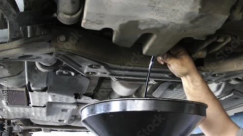1920x1080 25 Fps. Very Nice Car Engine Oil Change Video.