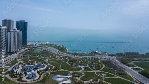 Photography Beautiful aerial view of the  Chicago Millennium Park and Bean -The Cloud Gate S