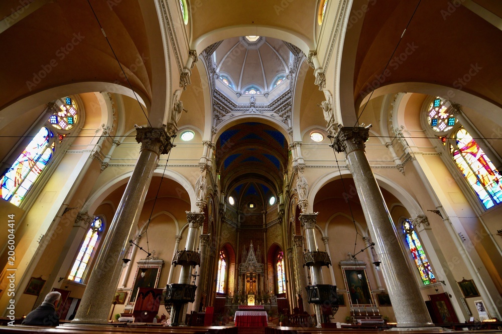 イタリアのミラノの教会と大学