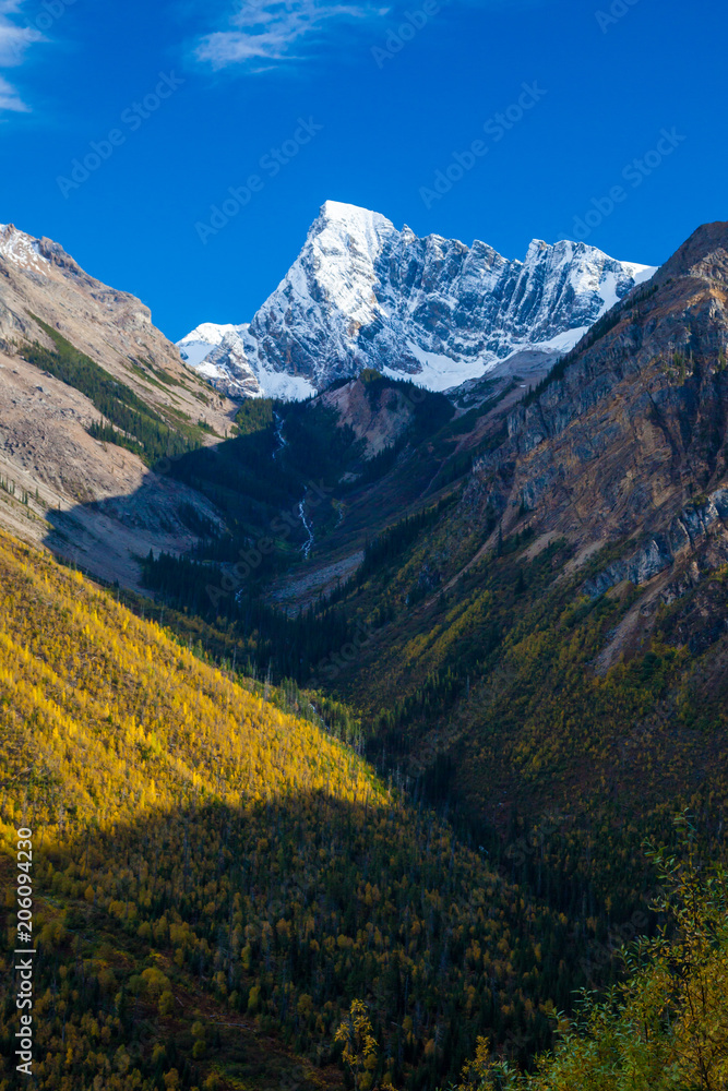 Beautiful autumn day in the Canadian Rocky Mountains in British Columbia, Canada