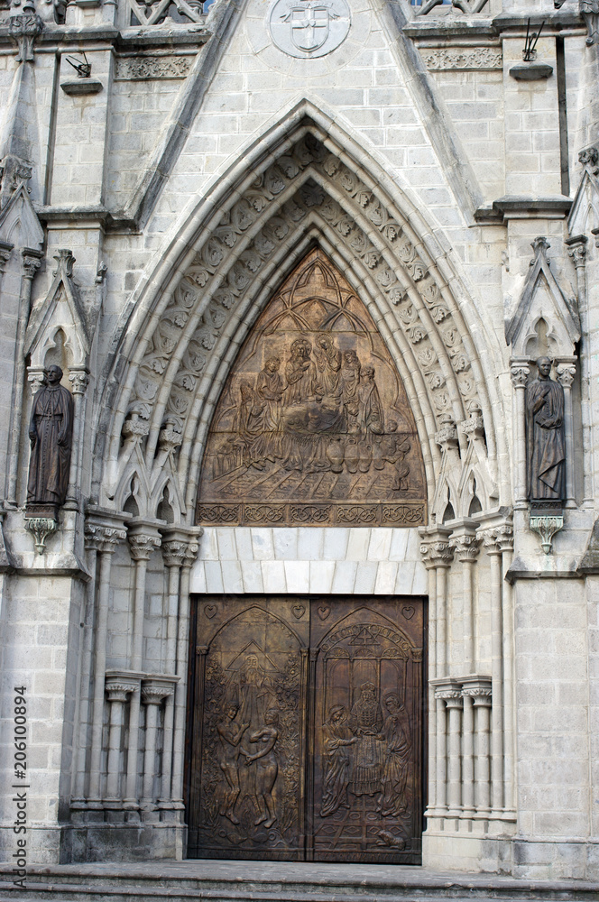 Entrée d'une église
