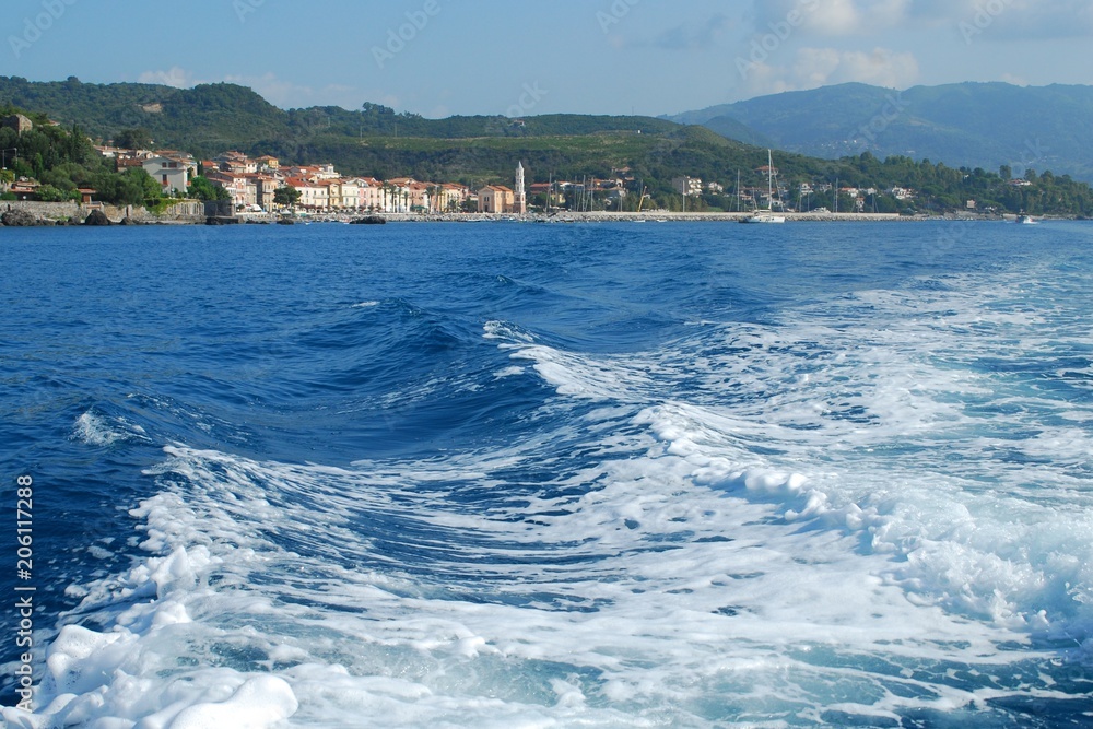 Fototapeta premium Taking the Sea