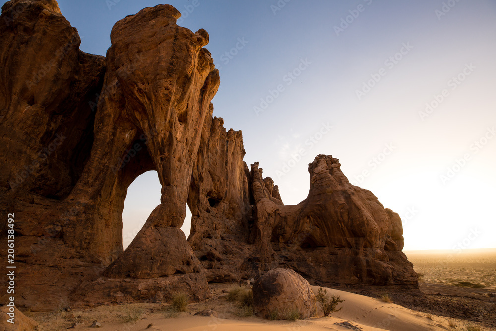 Stunning elephant shaped rock arch in Sahara rock formation – Elephant Rock, Mauritania