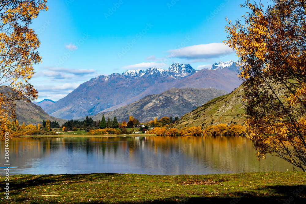 Fototapeta premium Reflections on Lake Hayes, New Zealand