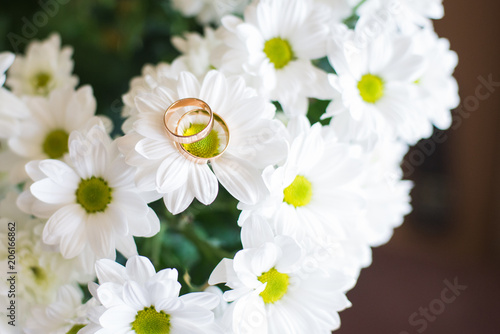 Chamomile Wedding Rings