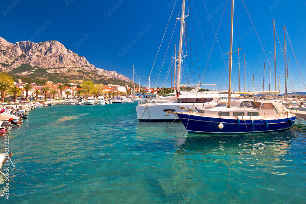 Idyllic sailing coast of Baska Voda view