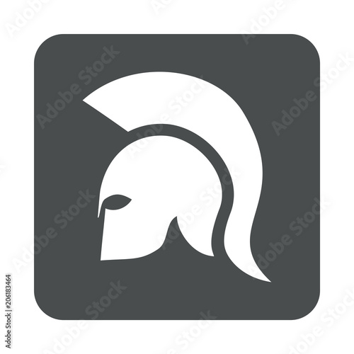 Icono plano casco espartano en cuadrado gris photo