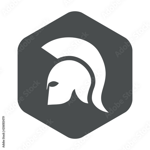 Icono plano casco espartano en hexagono gris photo