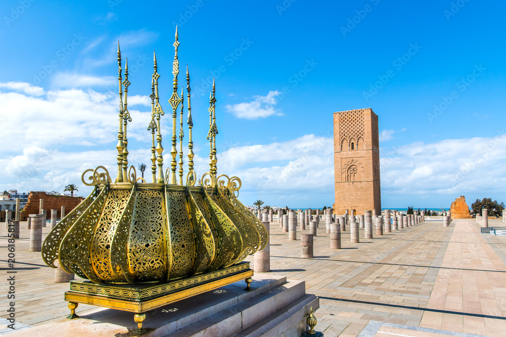 Obraz premium Beautiful square with Hassan tower at Mausoleum of Mohammed V in Rabat, Morocco on sunny day