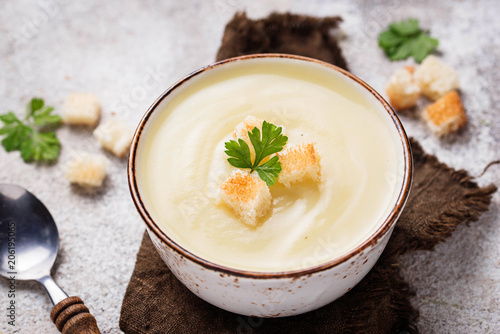 Εκτύπωση καμβά Cream soup with cauliflower and crouton
