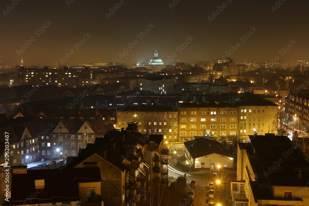 Panorama Katowic nocą, z widokiem na Archikatedrę Chrystusa Króla. / Panorama of Katowice by night, with a view of the Archcathedral of Christ the King .