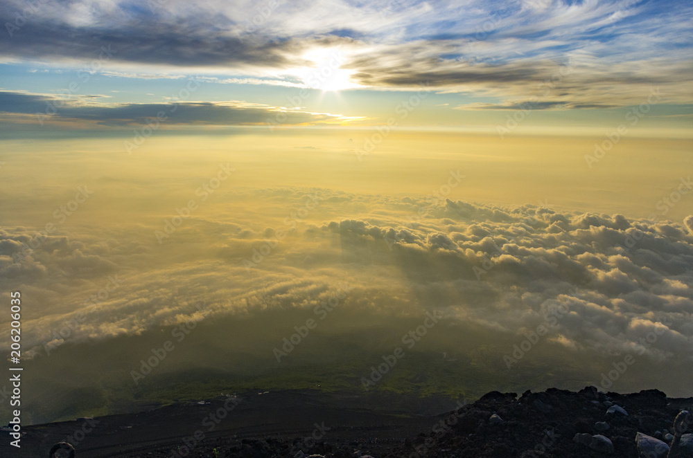 富士山頂ご来光と雲海