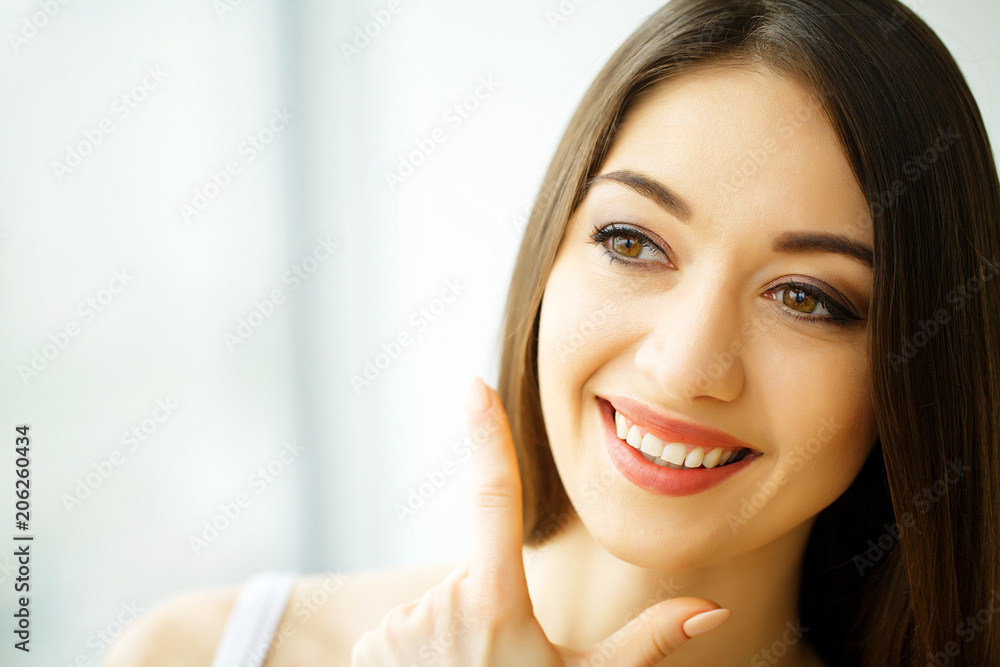 Beauty Face. Beautiful Woman With Healthy Skin Beauty Face. Beautiful Woman With Healthy Skin