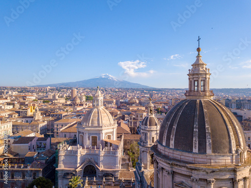 Cuadro en lienzo Aerial view of the Cathedral of Sant'Agata in the middle of Catania with Etna vo