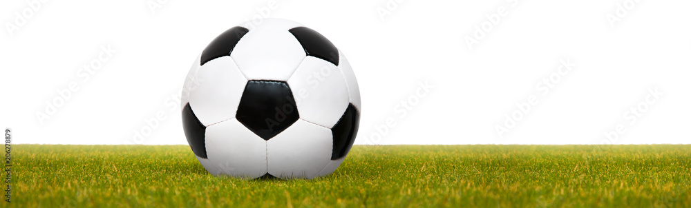 Fototapeta premium Ball auf dem Fussballplatz