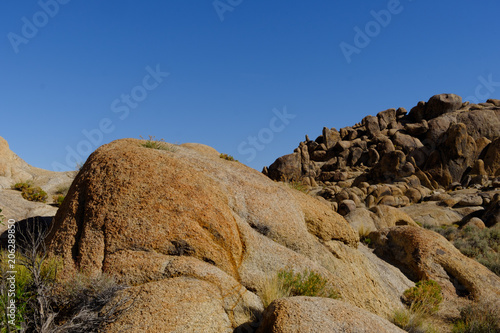 The Amazing Weathered Granite rocks of Alabama Hills due to various geological factors © Jorge Moro