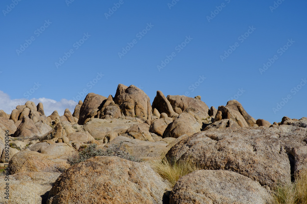 The Amazing Weathered Granite rocks of Alabama Hills due to various geological factors