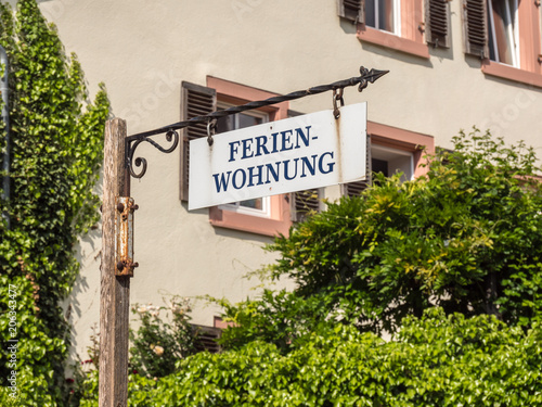 Schild Ferienwohnung photo