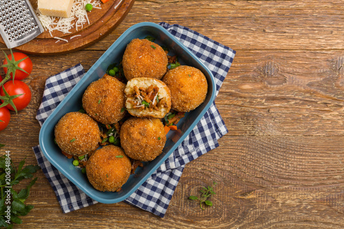 Rice balls with minced meat.