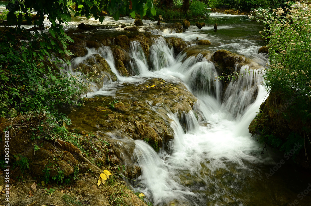 Fototapeta premium Wasserfall im KRKA Nationalpark in Kroatien