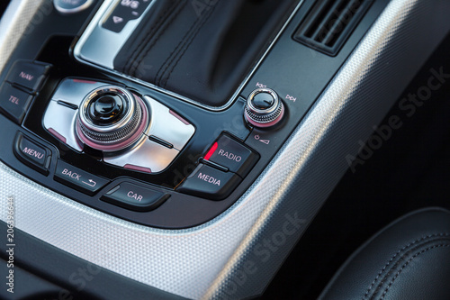 radio console in car